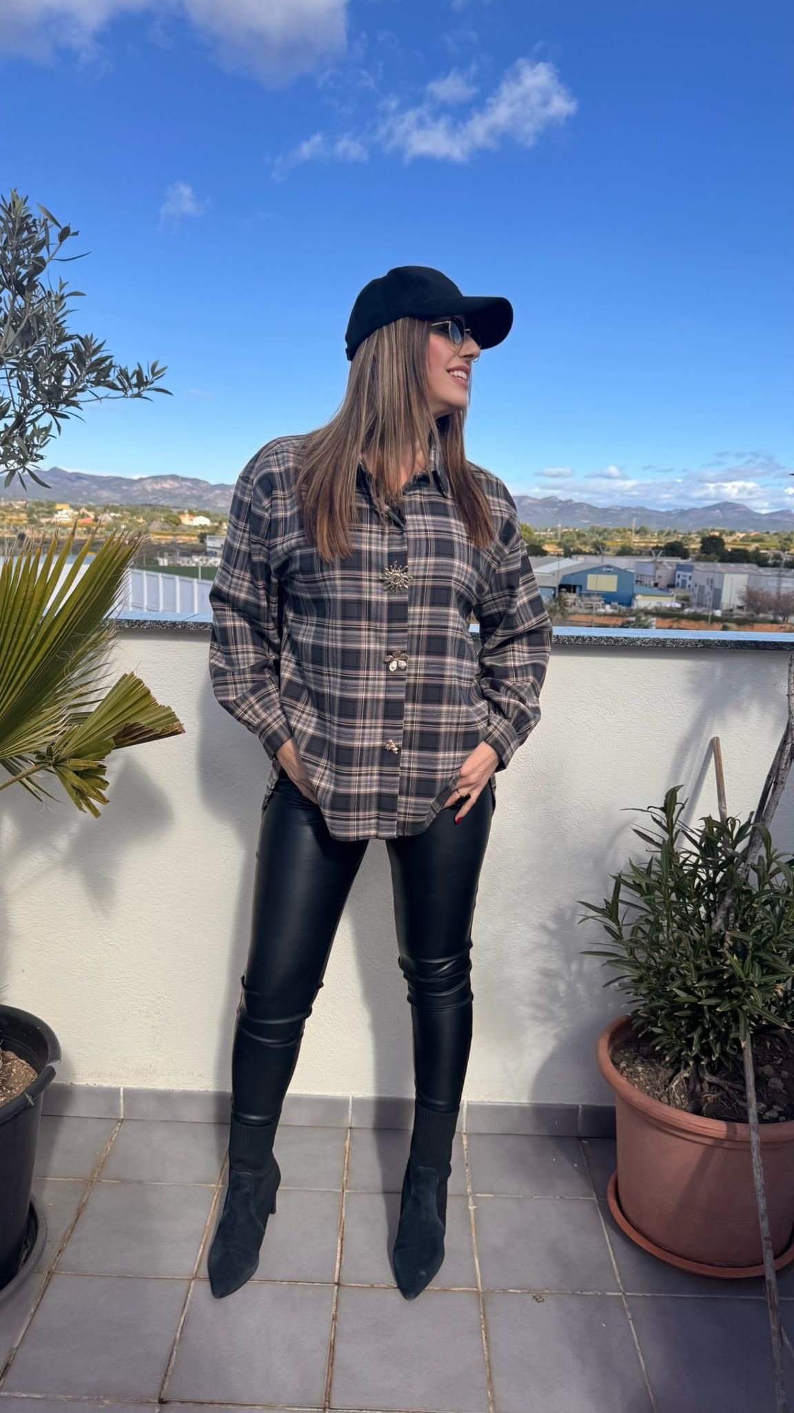 🖤 Pantalón Polipiel Negro Efecto Cuero