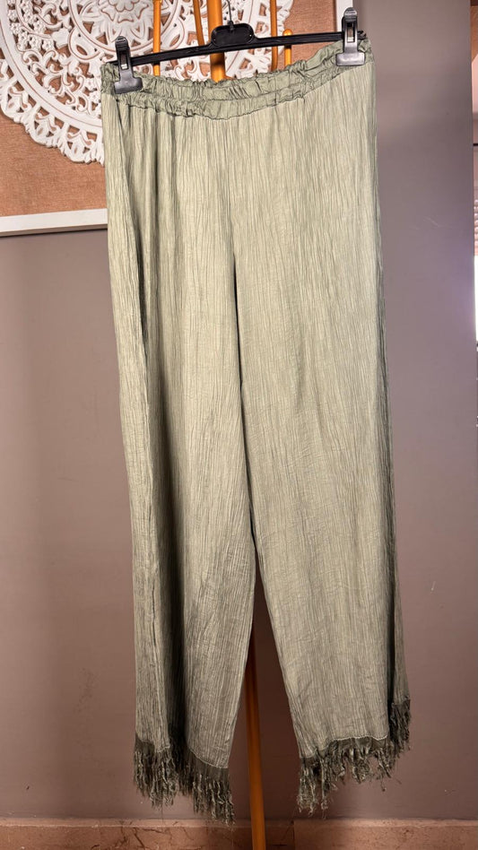 Pantalón Boho Verde Salvia con Flecos