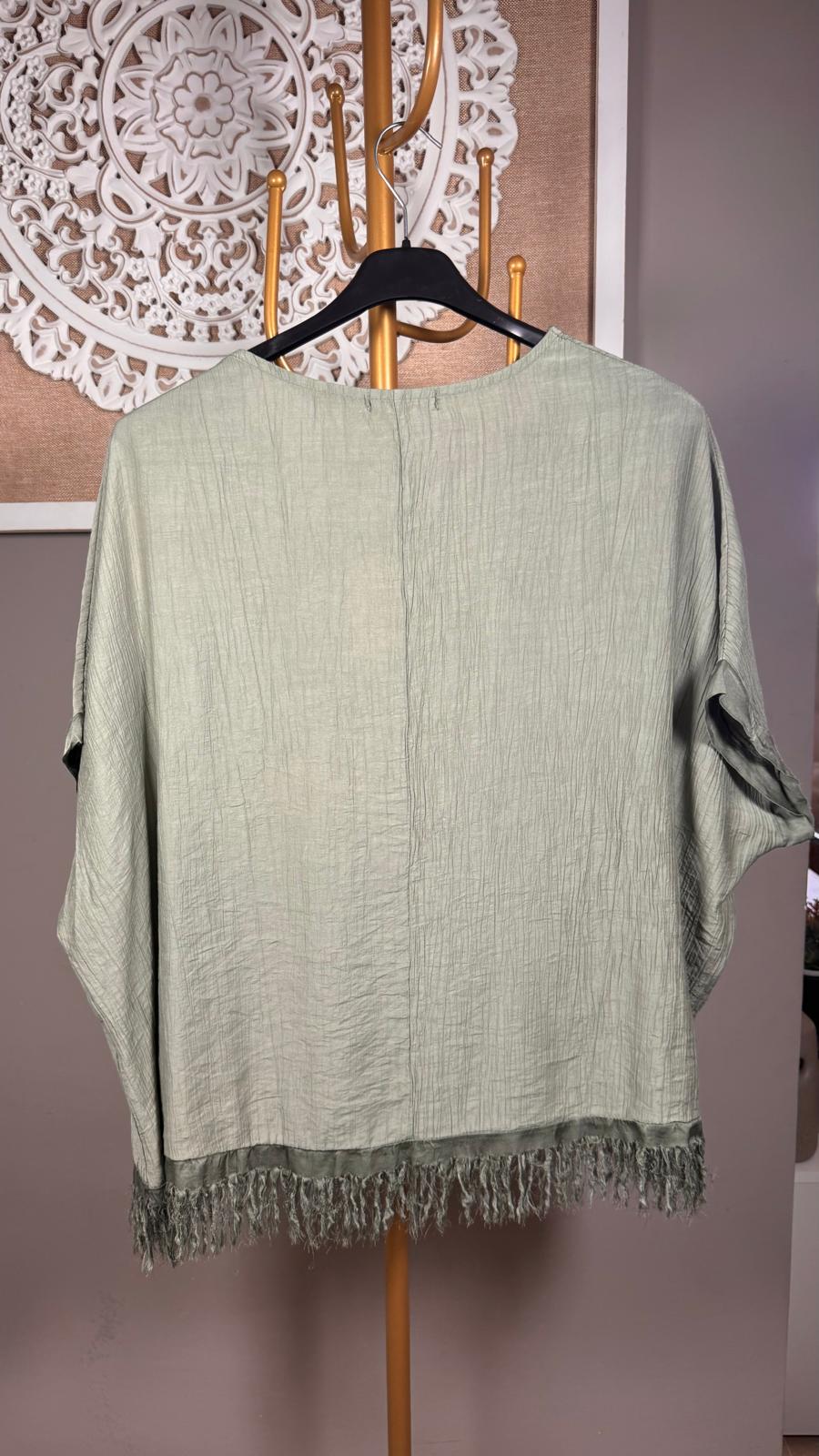 Blusa Boho Verde Salvia con Flecos